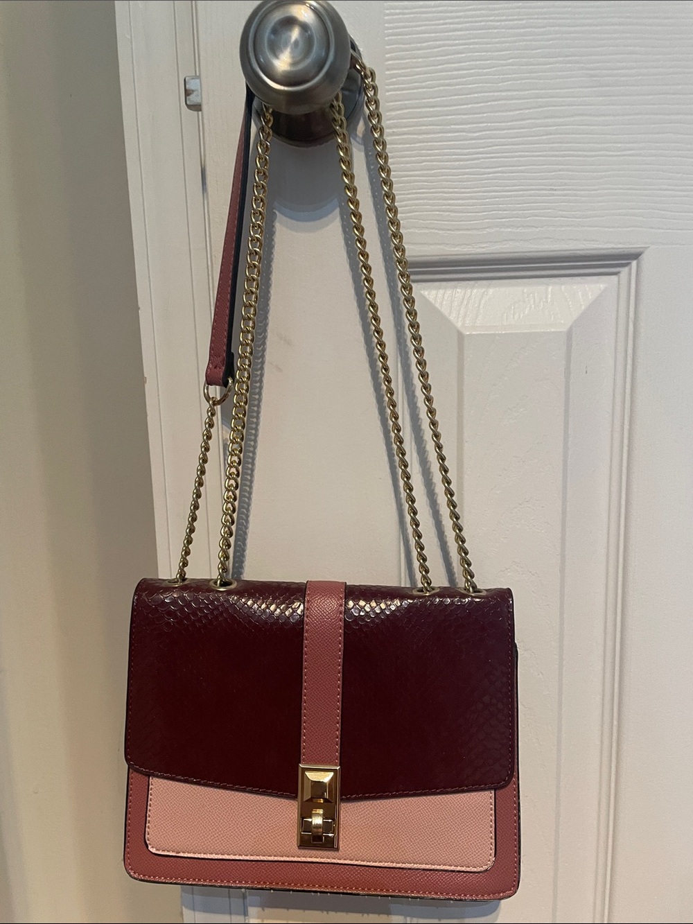 Women's Two-Tone Burgundy and Pink Chain Shoulder Bag